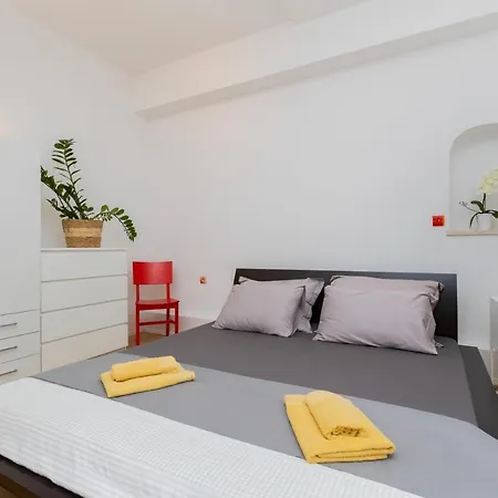 Comfy With A Dreamy Terrace Near The Old Appartamento Spalato