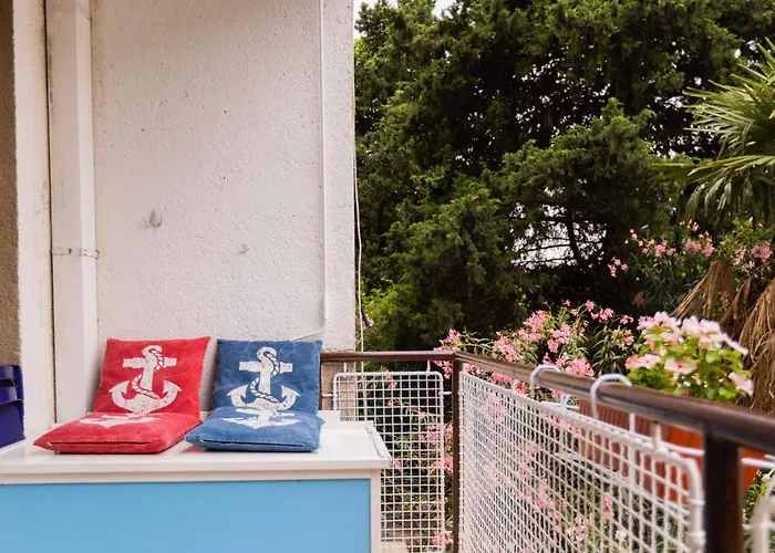 Comfy With A Dreamy Terrace Near The Old Appartamento