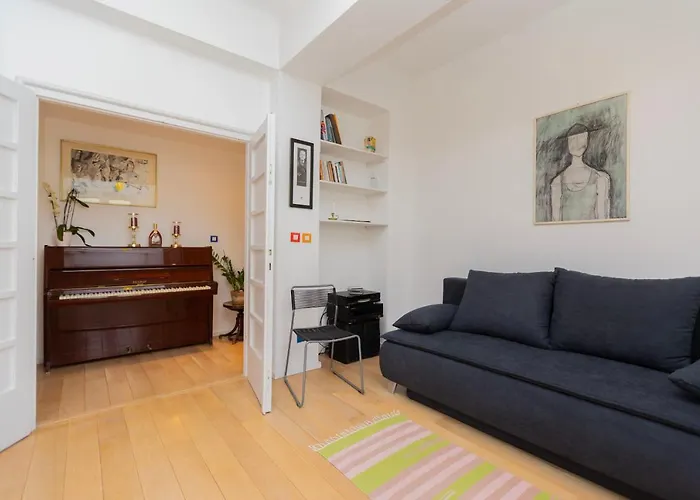 Comfy With A Dreamy Terrace Near The Old Appartamento