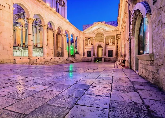 Comfy With A Dreamy Terrace Near The Old