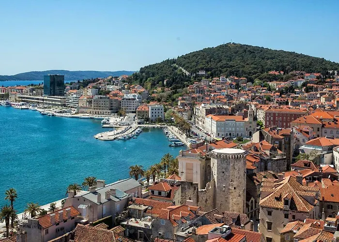 Appartamento Comfy With A Dreamy Terrace Near The Old *