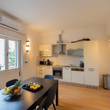 Apartman Comfy With A Dreamy Terrace Near The Old Split