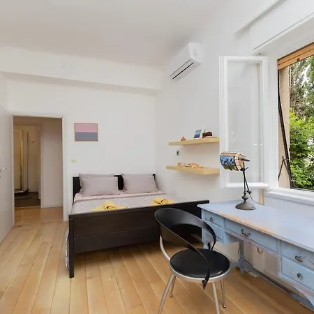 Comfy With A Dreamy Terrace Near The Old Apartament