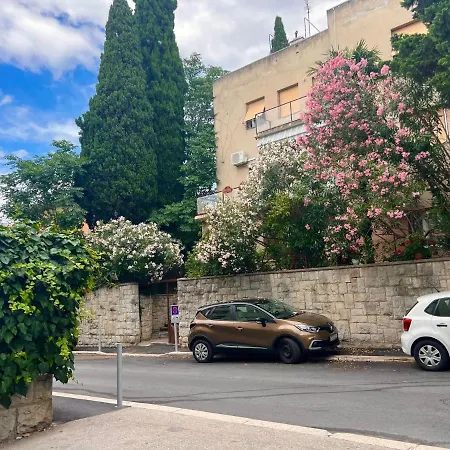 Comfy With A Dreamy Terrace Near The Old Split