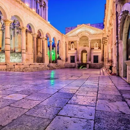 Comfy With A Dreamy Terrace Near The Old