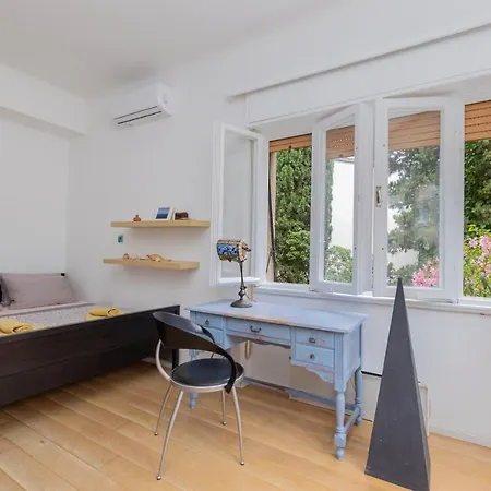 Διαμέρισμα Comfy With A Dreamy Terrace Near The Old *