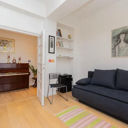 Comfy With A Dreamy Terrace Near The Old Apartmán